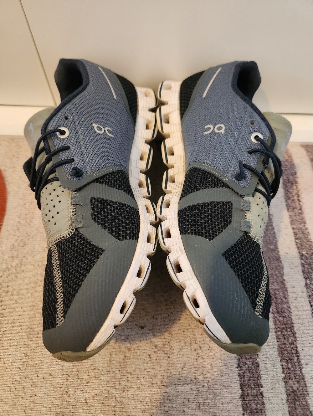 On Running Cloud Mens Sneakers Grey / Black / Navy (US 8 / EU 41) - Picture 5 of 8